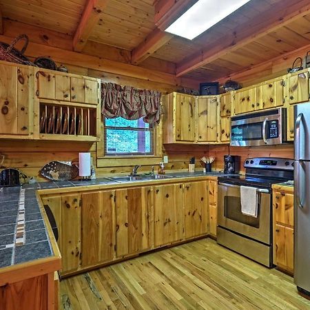 Pigeon Forge Cabin With Hot Tub, Grill And Pool Table! Βίλα Sevierville Εξωτερικό φωτογραφία