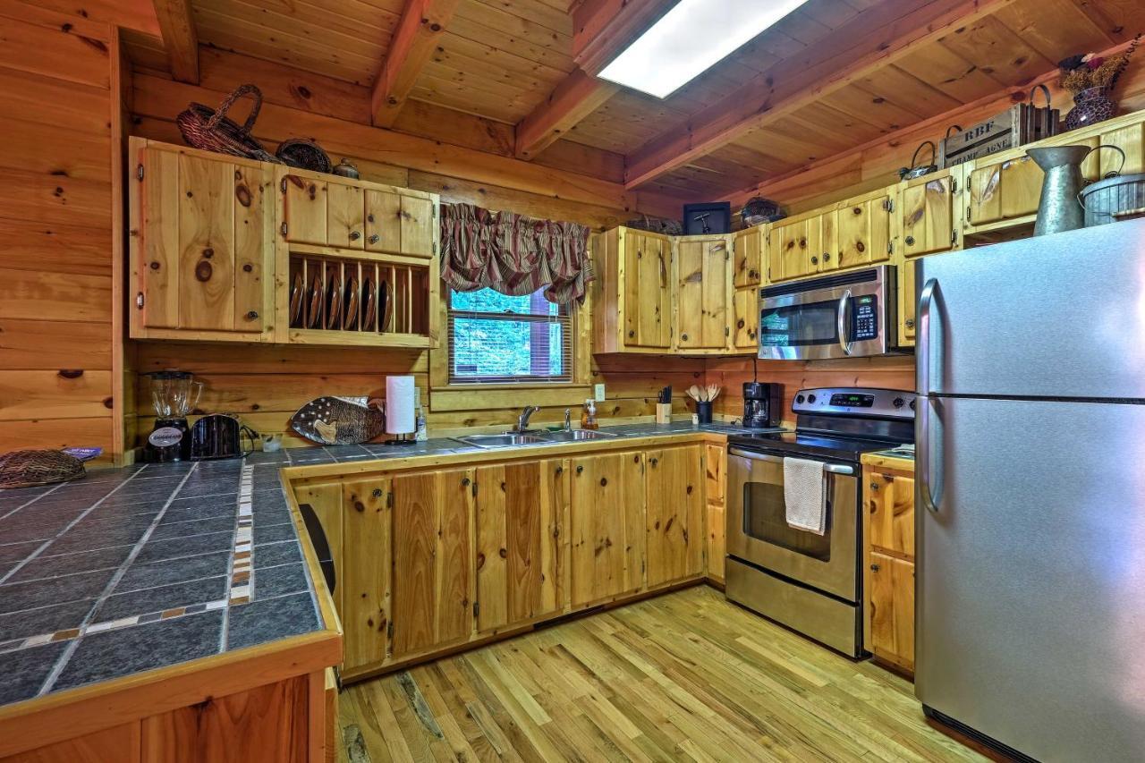 Pigeon Forge Cabin With Hot Tub, Grill And Pool Table! Βίλα Sevierville Εξωτερικό φωτογραφία